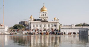 The Famous Gurdwaras And Temples You Should Visit When In Delhi The Famous Gurdwaras And Temples You Should Visit When In Delhi